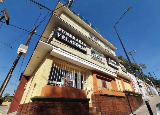46 años sirviendo con respeto — Funeraria Santo Domingo